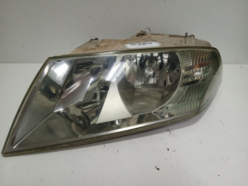 Recambio de faro izquierdo para skoda octavia berlina (1z3) 2.0 tdi referencia OEM IAM 1Z1941017P HALOGENO 04-09