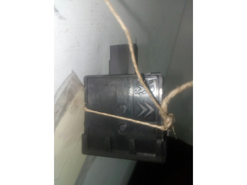 Recambio de interruptor para citroën c3 1.1 referencia OEM IAM 96661868XT  