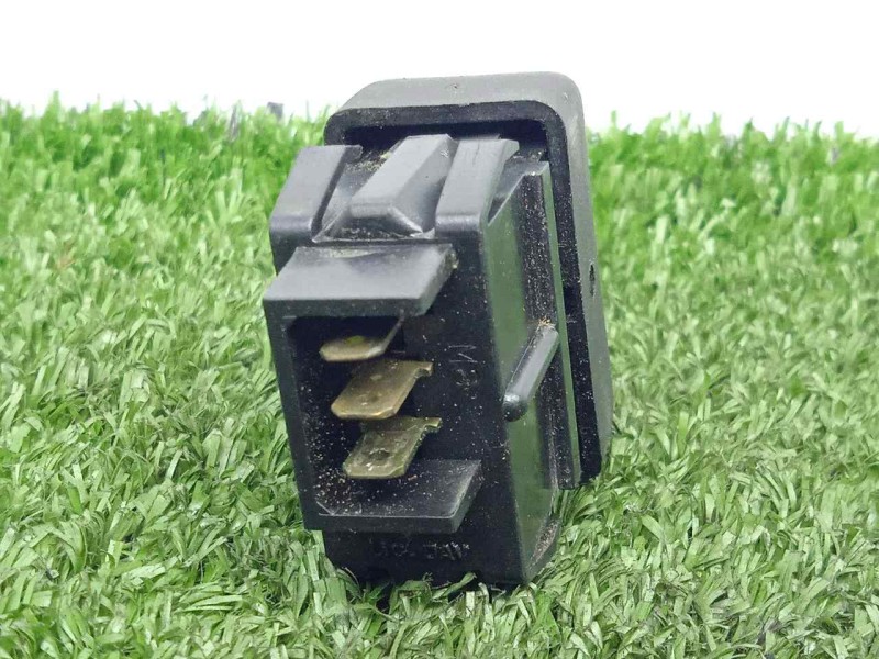 Recambio de interruptor para nissan trade 2.8d referencia OEM IAM  INTERUPTOR.ANTINIEBLA 