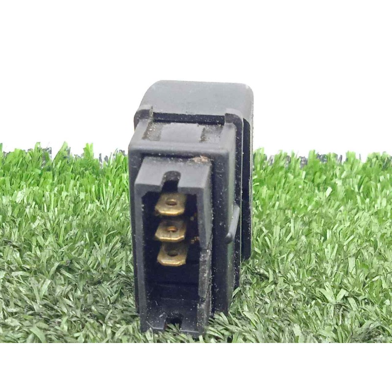 Recambio de interruptor para nissan trade 3.0 diesel referencia OEM IAM  ANTINIEBLA.TRASERO 3.PINES