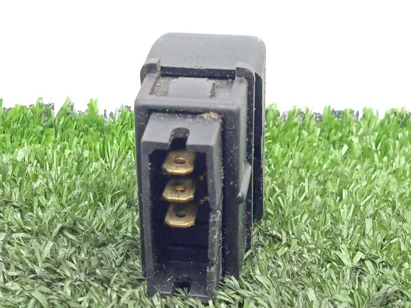 Recambio de interruptor para nissan trade 3.0 diesel referencia OEM IAM  ANTINIEBLA.TRASERO 3.PINES