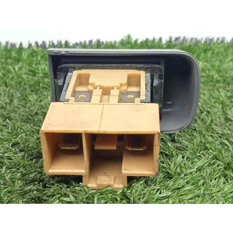 Recambio de interruptor para nissan cabstar - e 3.0 td 110 referencia OEM IAM  NIEBLA 