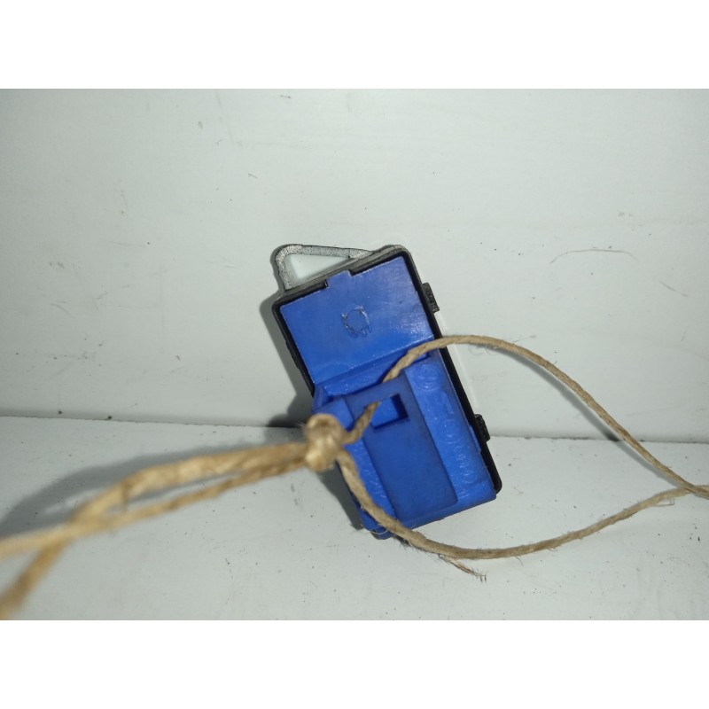 Recambio de interruptor para volkswagen jetta (1k2) 1.9 tdi referencia OEM IAM 1K0962125B BLOQUEO.PUERTA 4.PINES