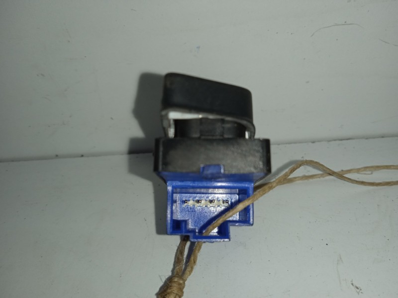 Recambio de interruptor para volkswagen jetta (1k2) 1.9 tdi referencia OEM IAM 1K0962125B BLOQUEO.PUERTA 4.PINES