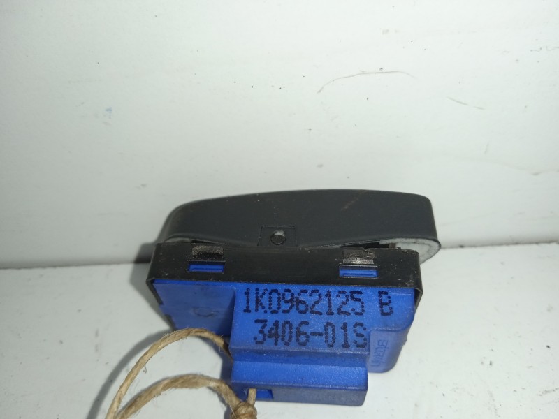 Recambio de interruptor para volkswagen jetta (1k2) 1.9 tdi referencia OEM IAM 1K0962125B BLOQUEO.PUERTA 4.PINES
