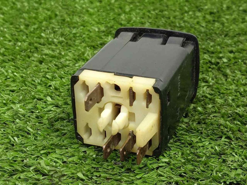 Recambio de interruptor para peugeot 505 berlina 2.5 turbodiesel referencia OEM IAM SINREFERENCIA  