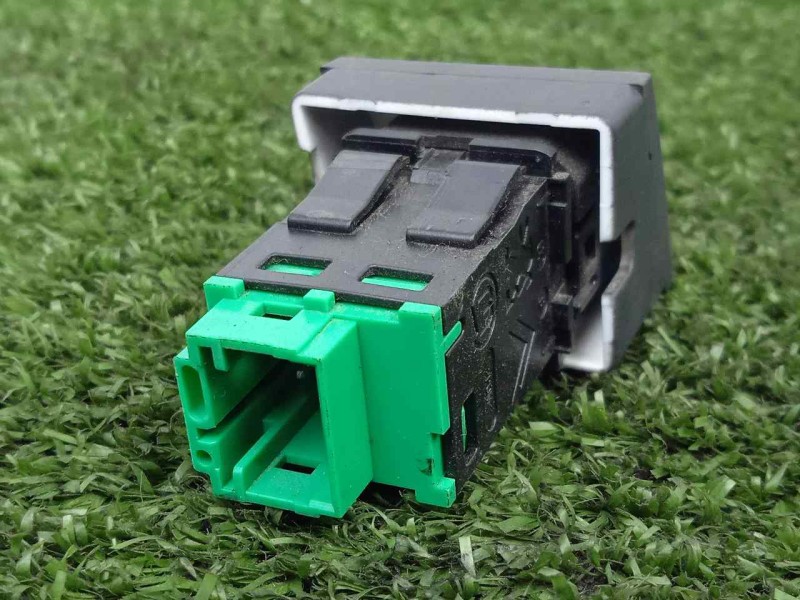 Recambio de interruptor para peugeot 508 2.0 16v hdi fap referencia OEM IAM 96770413ZE 6.PINES 