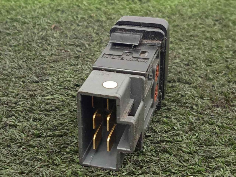 Recambio de interruptor para isuzu n-serie 5.2 diesel referencia OEM IAM 8971368141  