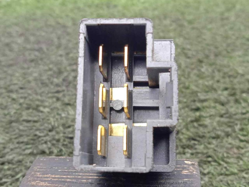 Recambio de interruptor para isuzu n-serie 5.2 diesel referencia OEM IAM 8971368141  