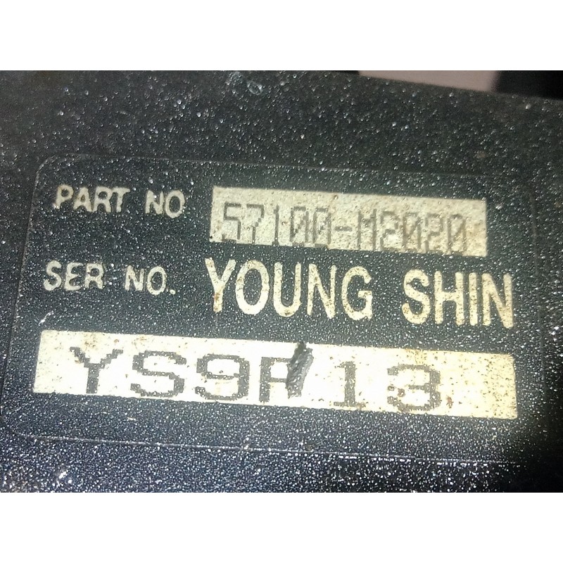 Recambio de bomba servodireccion para mitsubishi santamo (hyundai) 2.0 cat referencia OEM IAM 57100M2020 59835 