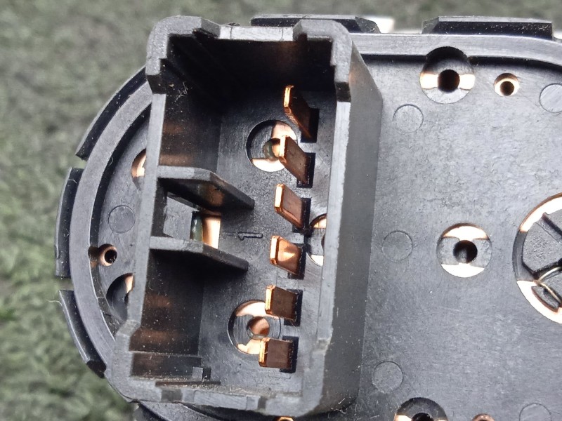 Recambio de interruptor para kia sorento 2.5 crdi cat referencia OEM IAM SINREFERENCIA  