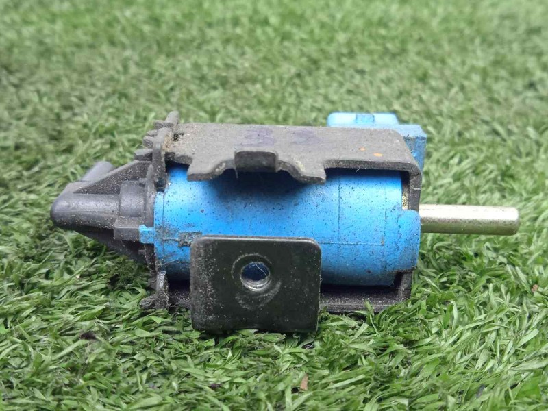 Recambio de valvula de vacio para opel monterey 3.0 dti cat referencia OEM IAM 8943860870 DENSO 