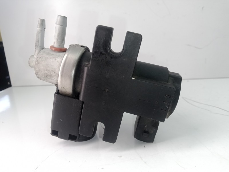 Recambio de valvula aire adicional para ssangyong rodius 2.7 turbodiesel cat referencia OEM IAM 5555403797 2.PINES 