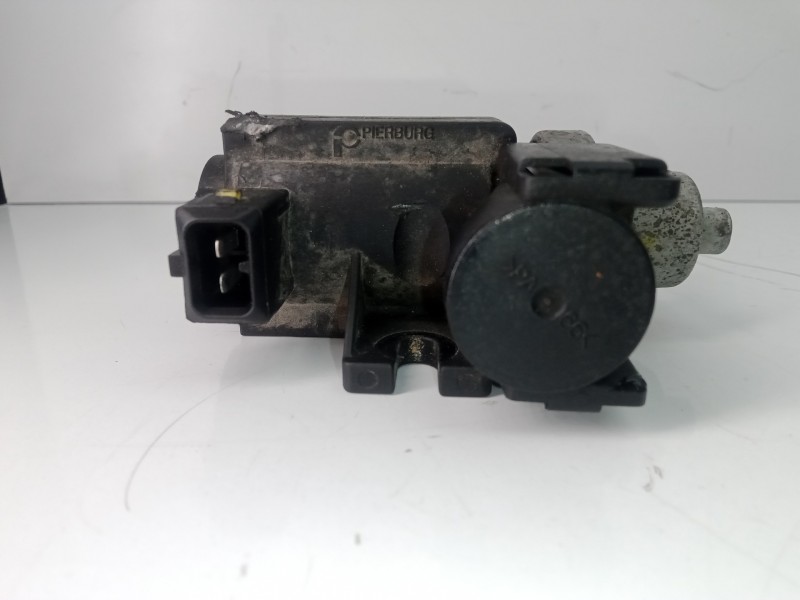 Recambio de valvula aire adicional para ssangyong rodius 2.7 turbodiesel cat referencia OEM IAM 5555403797 2.PINES 