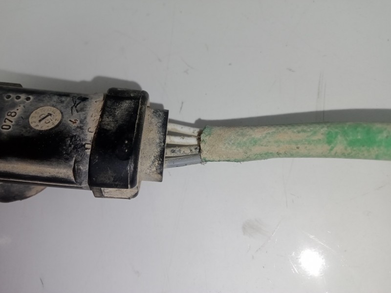 Recambio de sonda lambda para renault clio iii 1.2 referencia OEM IAM 7700274189 4.CABLES 