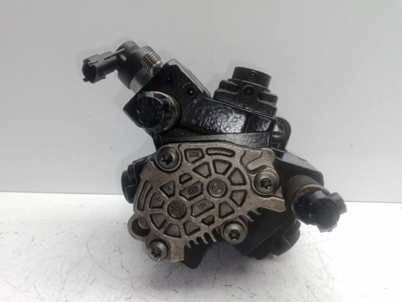 Recambio de bomba inyeccion para kia cerato 1.6 crdi referencia OEM IAM 0445010124-331002A410  