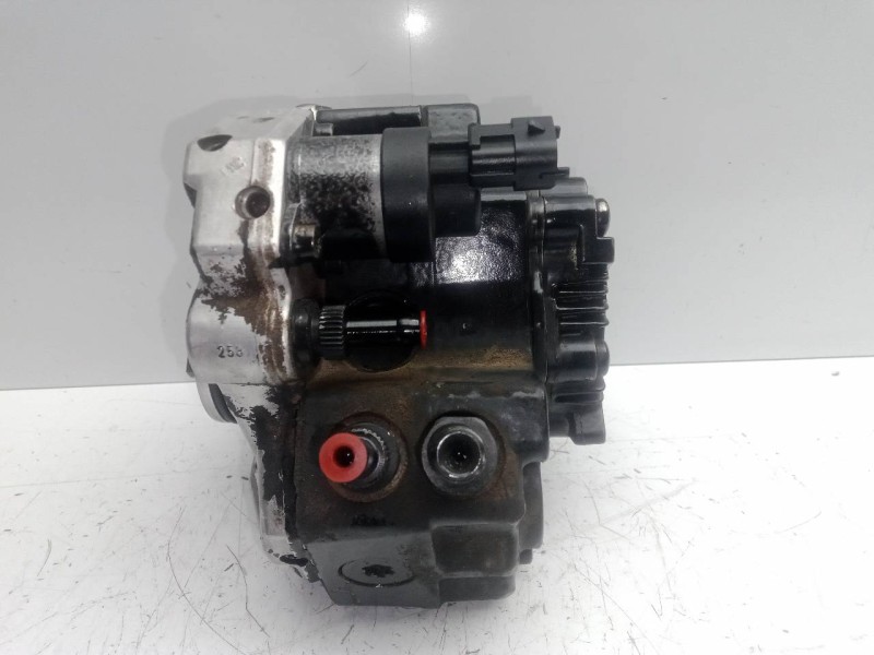 Recambio de bomba inyeccion para volvo xc70 2.4 diesel cat referencia OEM IAM 0445010043-8689590 BOSCH 