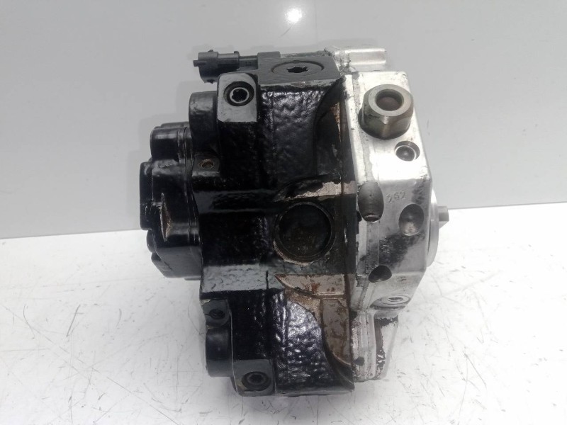 Recambio de bomba inyeccion para volvo xc70 2.4 diesel cat referencia OEM IAM 0445010043-8689590 BOSCH 