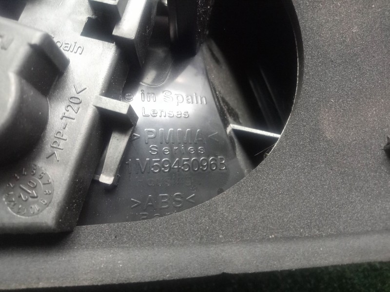 Recambio de piloto trasero derecho para seat toledo (1m2) 1.9 tdi referencia OEM IAM 1M5945096B  