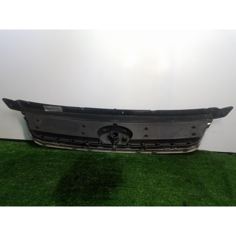 Recambio de rejilla delantera para ford kuga (cbv) 2.0 tdci cat referencia OEM IAM 8V41R7081A  