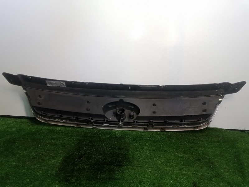 Recambio de rejilla delantera para ford kuga (cbv) 2.0 tdci cat referencia OEM IAM 8V41R7081A  