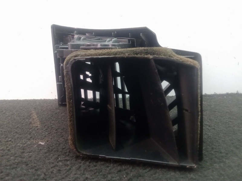 Recambio de aireador delantero derecho para bmw 1 (e81) 118 d referencia OEM IAM 705918812  