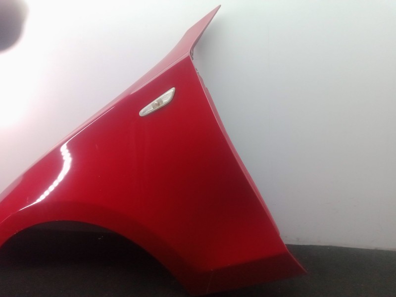 Recambio de aleta delantera izquierda para bmw 1 (e81) 118 d referencia OEM IAM SINREFERENCIA  