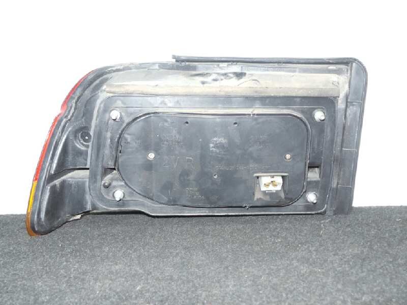 Recambio de piloto trasero derecho para mitsubishi lancer berlina (c60a/c70a) 1.5 cat referencia OEM IAM   