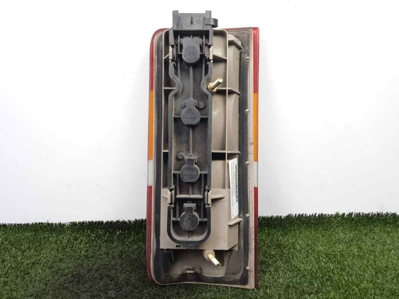 Recambio de piloto trasero derecho para ford fiesta berl./courier 1.3 cat referencia OEM IAM   