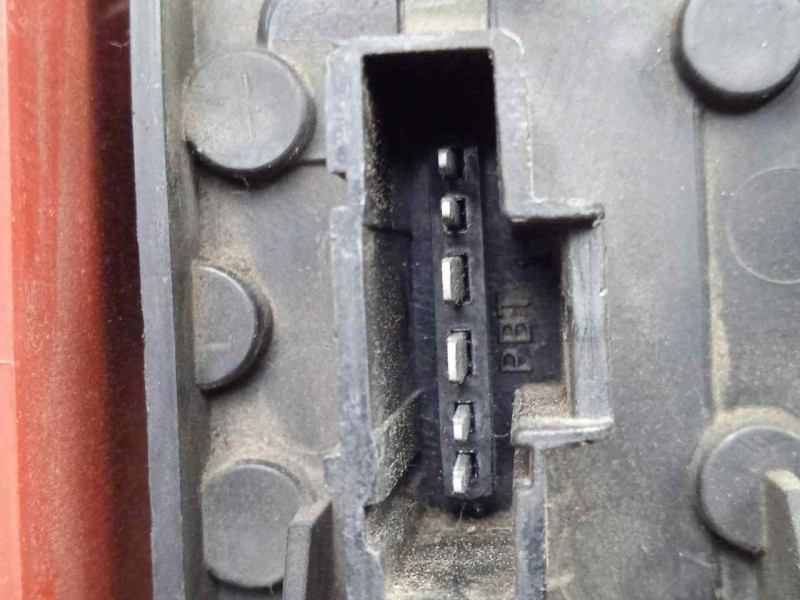 Recambio de piloto trasero derecho para peugeot 1007 1.4 hdi referencia OEM IAM   