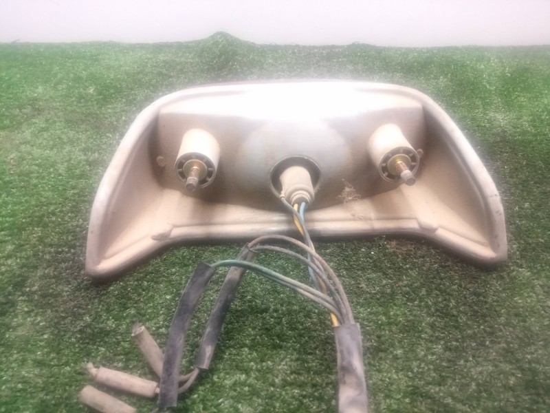 Recambio de piloto trasero central para yamaha xj 600 / 900 diversion referencia OEM IAM   