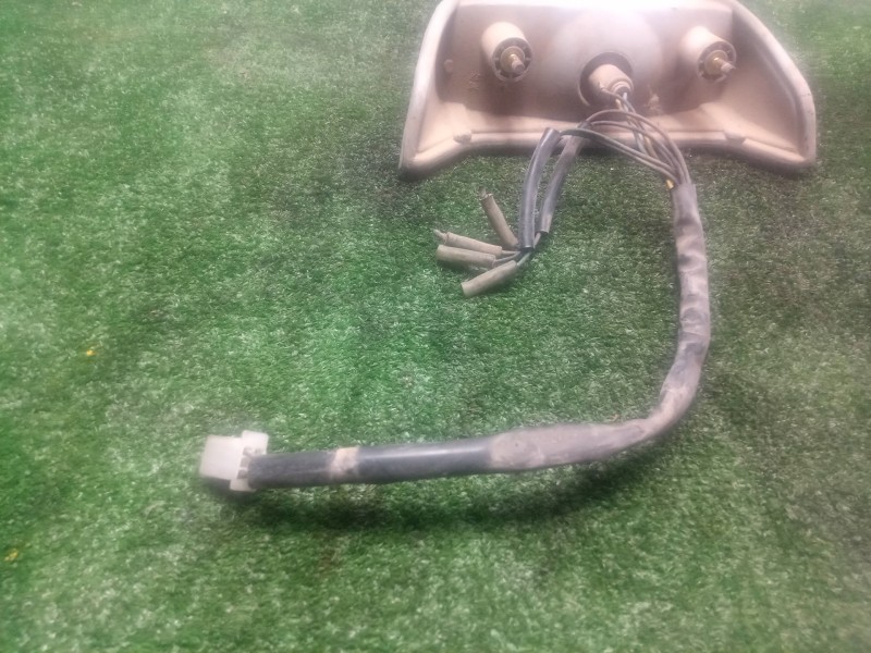 Recambio de piloto trasero central para yamaha xj 600 / 900 diversion referencia OEM IAM   