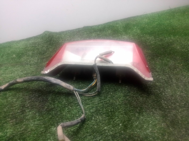 Recambio de piloto trasero central para yamaha xj 600 / 900 diversion referencia OEM IAM   