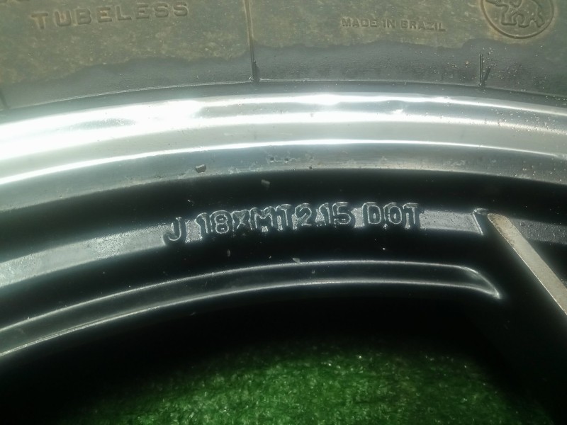 Recambio de llanta para yamaha xj 550 / 650 / 750 referencia OEM IAM 4K0253382098 METZELER LASERTEC TRASERA