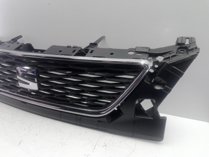 Recambio de rejilla delantera para seat leon (5f1) 1.6 tdi referencia OEM IAM 5F0853654  