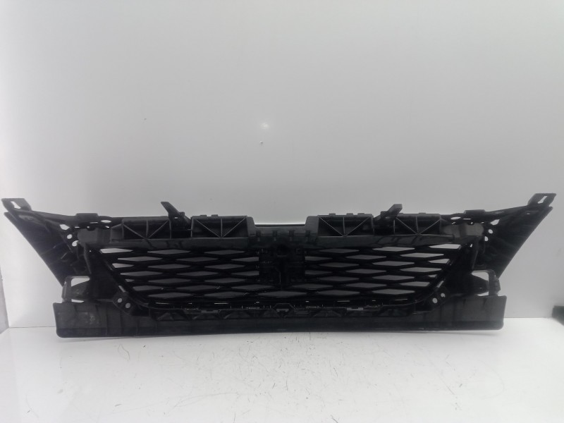 Recambio de rejilla delantera para seat leon (5f1) 1.6 tdi referencia OEM IAM 5F0853654  