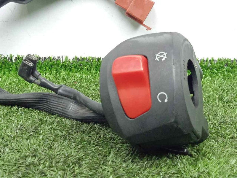Recambio de interruptor para keeway rkv 125 referencia OEM IAM  INTRERRUPTOR.PUÑO.DERECHO 