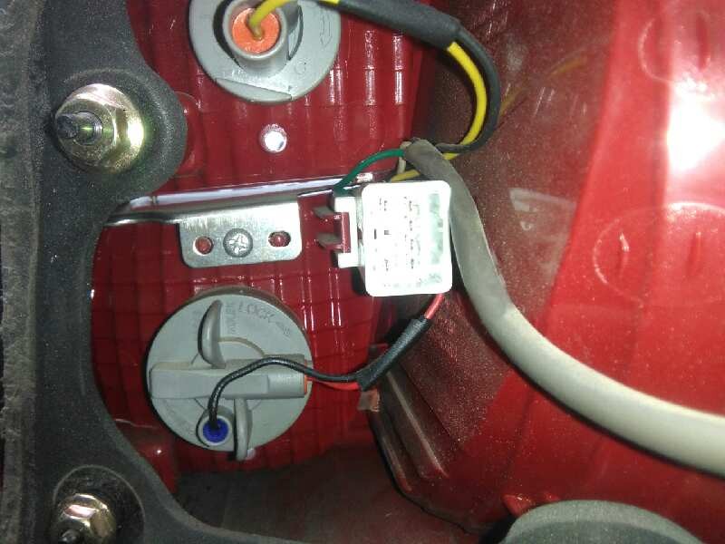 Recambio de piloto trasero izquierdo para kia rio 1.4 cat referencia OEM IAM  06-11 4.PUERTAS