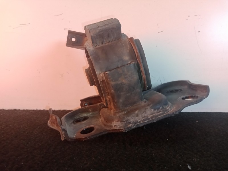 Recambio de soporte motor izquierdo para toyota auris 1.4 turbodiesel cat referencia OEM IAM 123720N020  