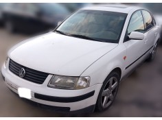 VOLKSWAGEN PASSAT BERLINA (3B2)