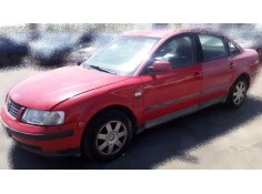 VOLKSWAGEN PASSAT BERLINA (3B2)