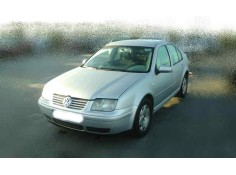 VOLKSWAGEN BORA BERLINA (1J2)