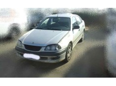 TOYOTA AVENSIS BERLINA (T 22)