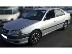 TOYOTA AVENSIS BERLINA (T 22)
