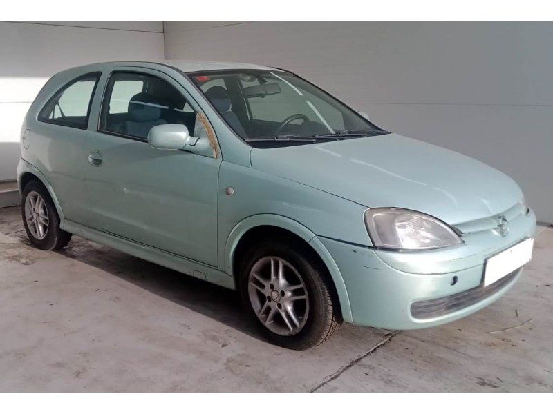 opel corsa c (x01) del año 2001