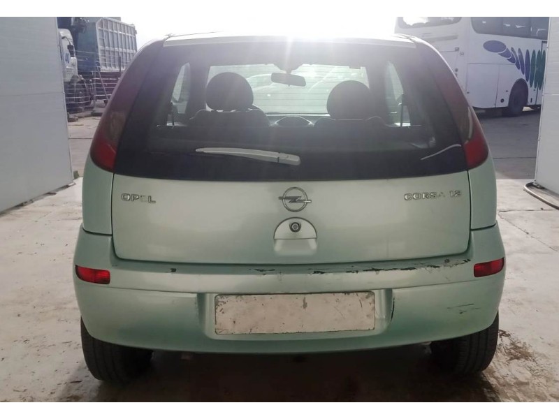 opel corsa c (x01) del año 2001