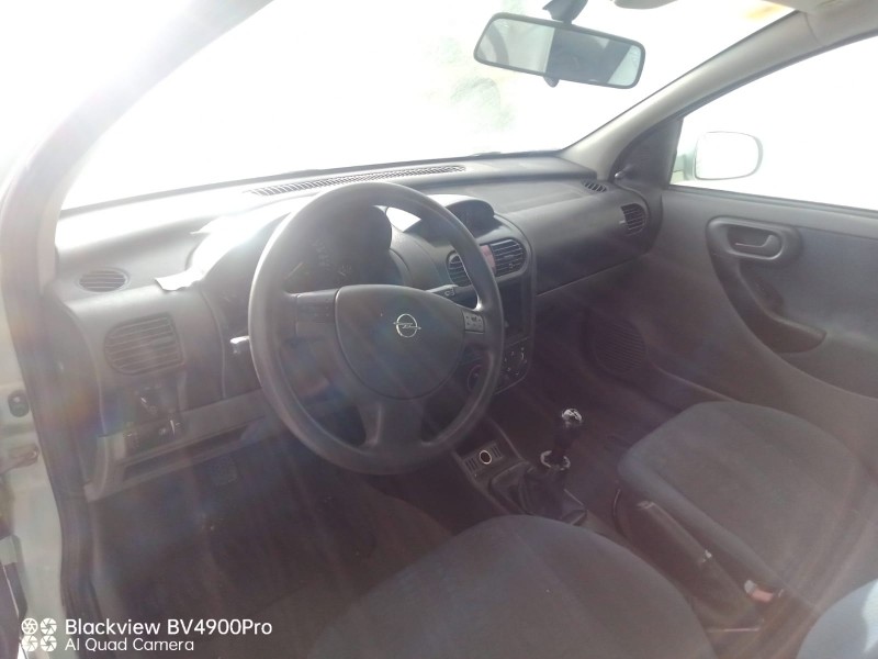 opel corsa c (x01) del año 2001
