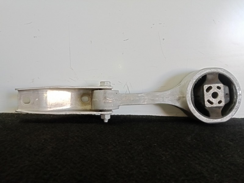Recambio de soporte motor trasero para volkswagen polo (6c1) 1.2 tsi referencia OEM IAM 6Q0199851AK  