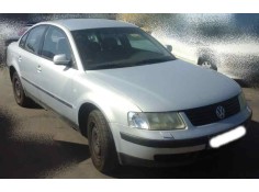 VOLKSWAGEN PASSAT BERLINA (3B2)