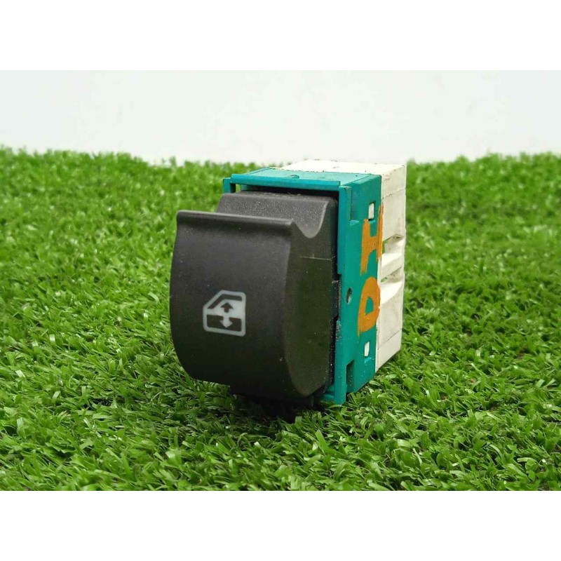 Recambio de mando elevalunas delantero izquierdo para fiat doblo cargo (223) 1.9 jtd cat referencia OEM IAM SINREFERENCIA  5.PIN
